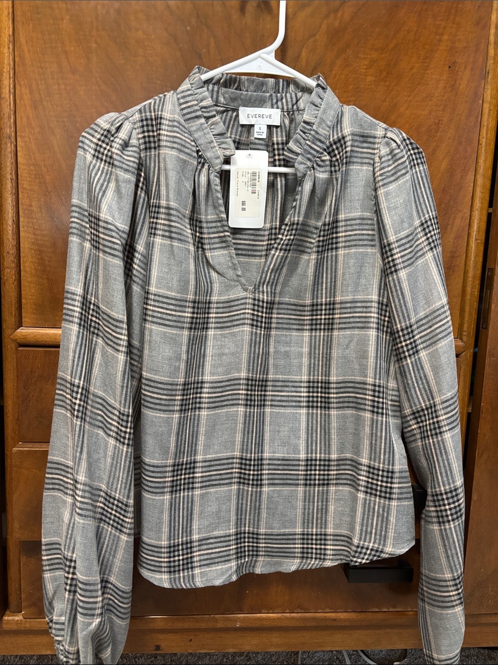 Evereve Gray Plaid V-Neck Long Sleeve Blouse